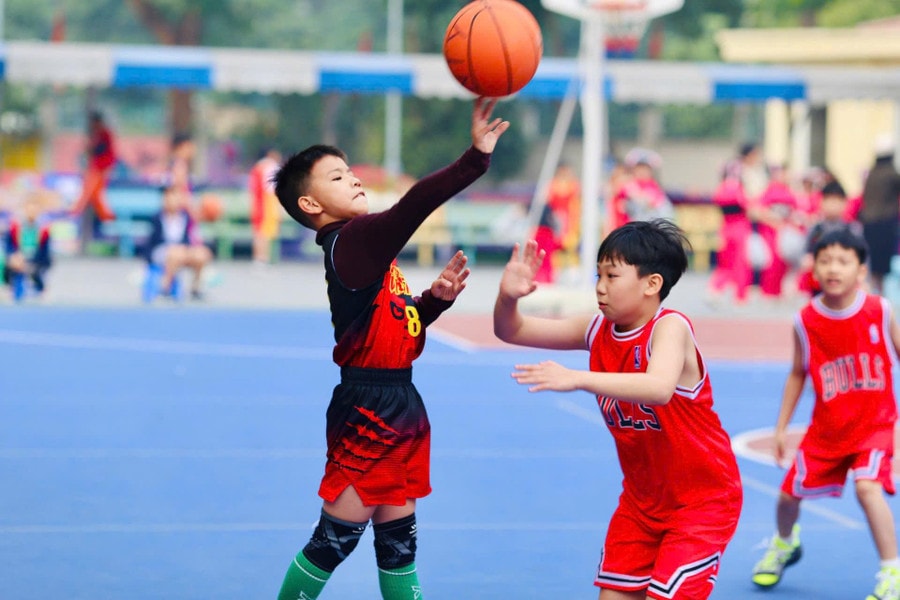 Tạo sân chơi thể thao lành mạnh cho học sinh tham gia là nhiệm vụ quan trọng của các trường. ro-2.jpg