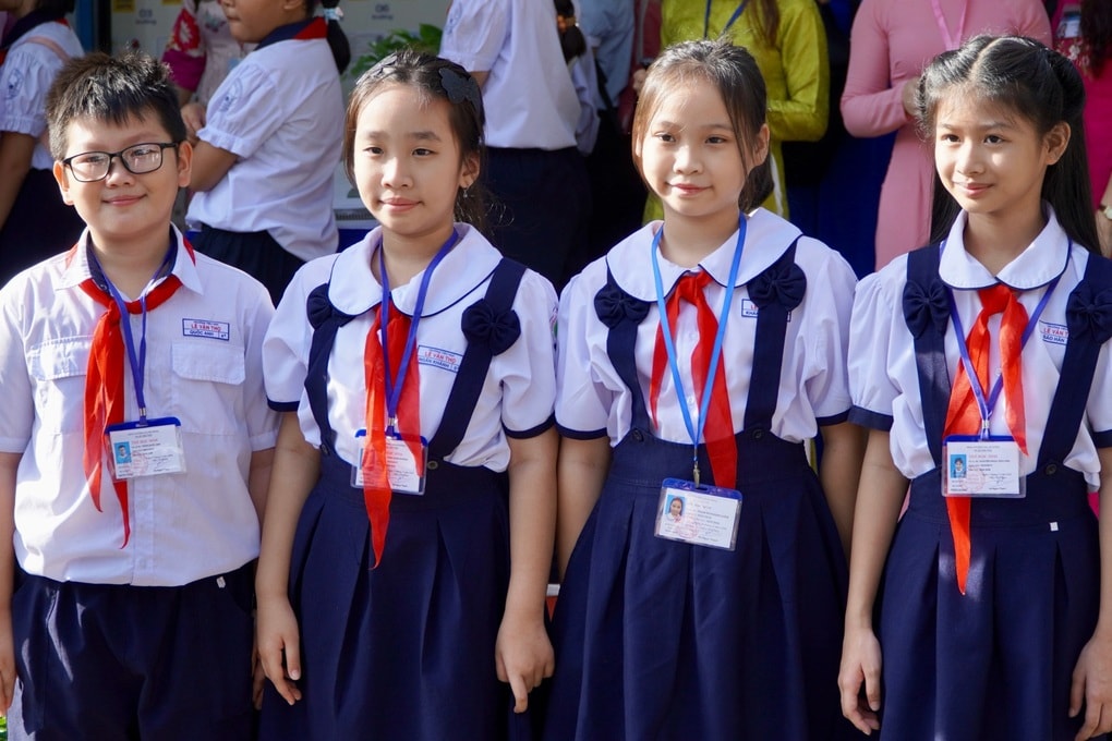 TPHCM: Đề xuất chuyển đổi trường THPT thành liên cấp để giảm tải - 1