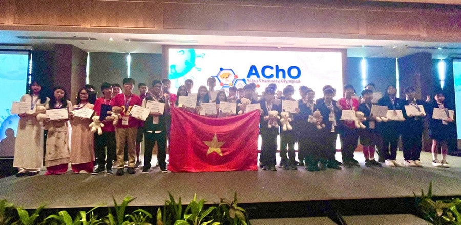 Đoàn Việt Nam xuất sắc giành 44 giải thưởng tại Kỳ thi Olympic Hóa học Châu Á.