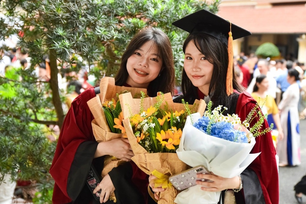 Tranh cãi nảy lửa luật chơi mạng xã hội của trường đại học - 1