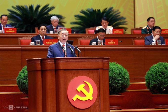 Tổng Bí thư Tô Lâm báo cáo về các văn kiện trình Đại hội XIV Đảng. Ảnh: Giang Huy
