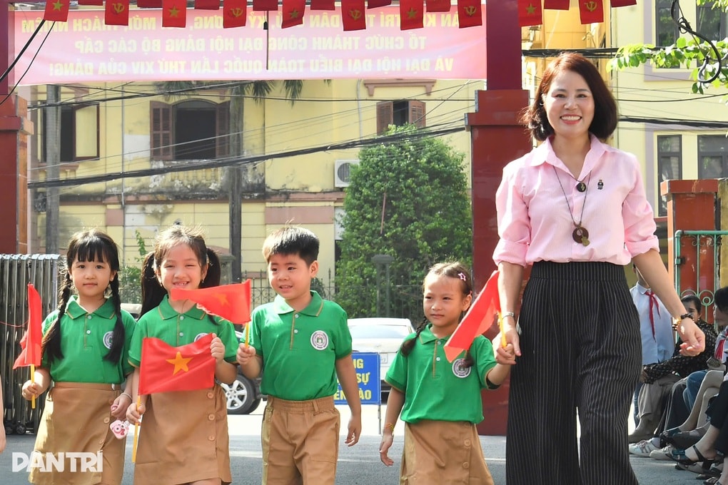 Quyền tuyển giáo viên chính thức thuộc về giám đốc Sở Giáo dục - 1