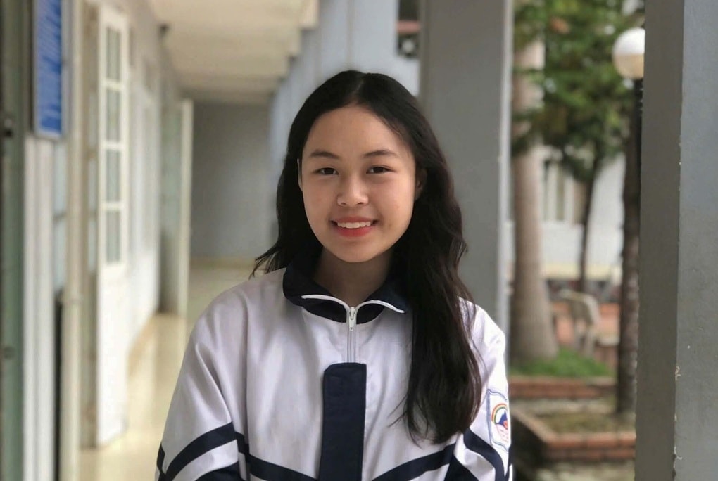 Bỏ học chuyên Anh, nữ sinh Cao Bằng rẽ hướng thi Văn và được tuyển thẳng - 1