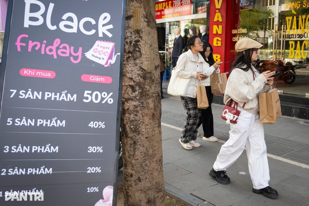 Loạt thương hiệu thời trang Việt ồ ạt đóng cửa: Người mua đã khác? - 1