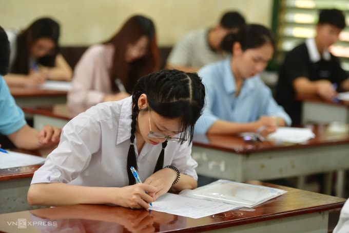 Thí sinh thi tốt nghiệp THPT năm 2025 tại TP HCM. Ảnh: Thanh Tùng