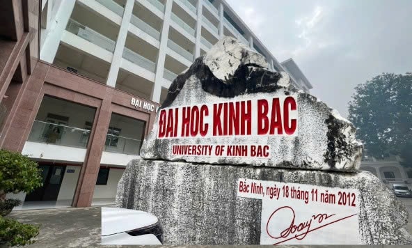 Đại học Kinh Bắc dừng đào tạo, giảng viên bức xúc, sinh viên lo lắng