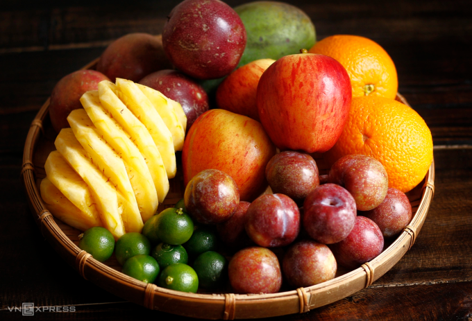 Tập trung ngũ cốc nguyên hạt, rau quả giàu chất xơ, các loại hạt và đậu; hạn chế tối đa protein động vật giúp giảm nguy cơ bệnh thận. Ảnh: Bùi Thủy