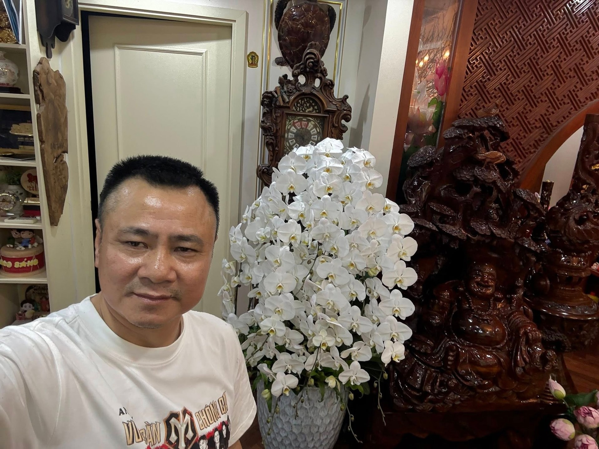 Điều đắt giá nhất trong nhà riêng của NSND Tự Long - Phó Giám đốc Nhà hát chèo Quân đội cận Tết- Ảnh 2.