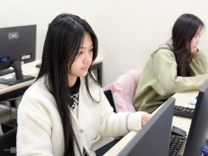 Thí sinh thi đánh giá tư duy TSA tại Đại học Bách khoa Hà Nội hôm 24/1. Ảnh: Dương Tâm