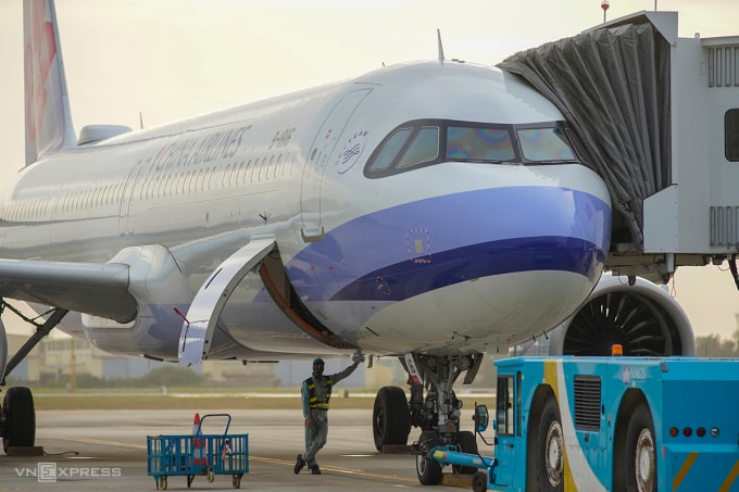 Máy bay hoàn tất công đoạn vận chuyển hành lý chuẩn bị cất cánh từ sân bay quốc tế Đà Nắng, tháng 4/2025. Ảnh: Nguyễn Đông