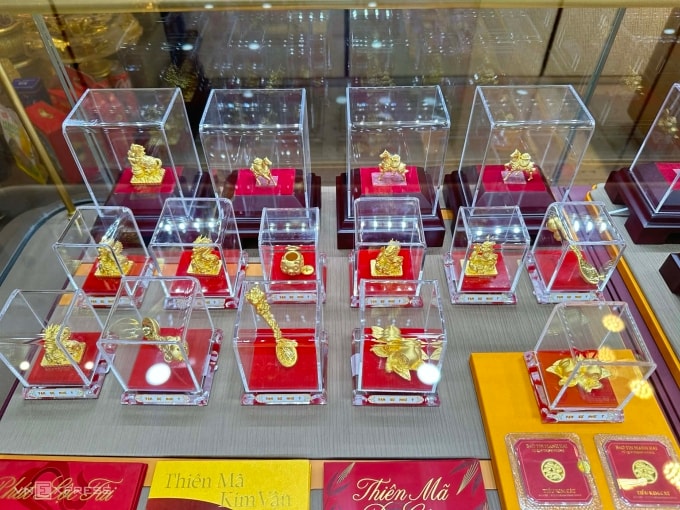 Một số sản phẩm từ 1 phân đến 1 chỉ của Bảo Tín Mạnh Hải. Ảnh: Trọng Hiếu