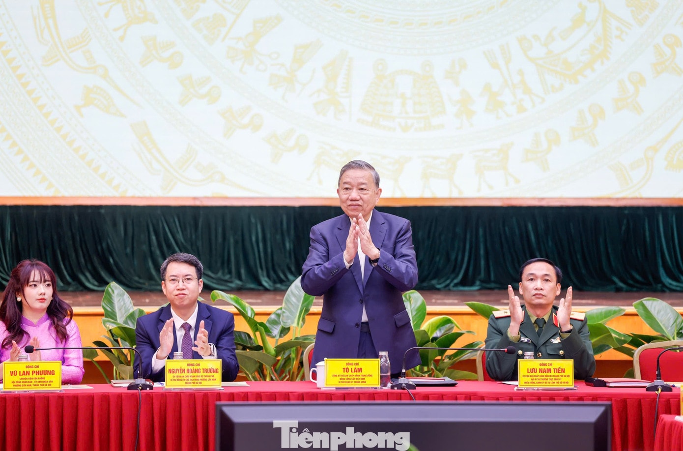 Tổng Bí thư: Không phải chỗ nào có đất là lại xây nhà, dân không còn chỗ đi lại, vui chơi - Ảnh 1.