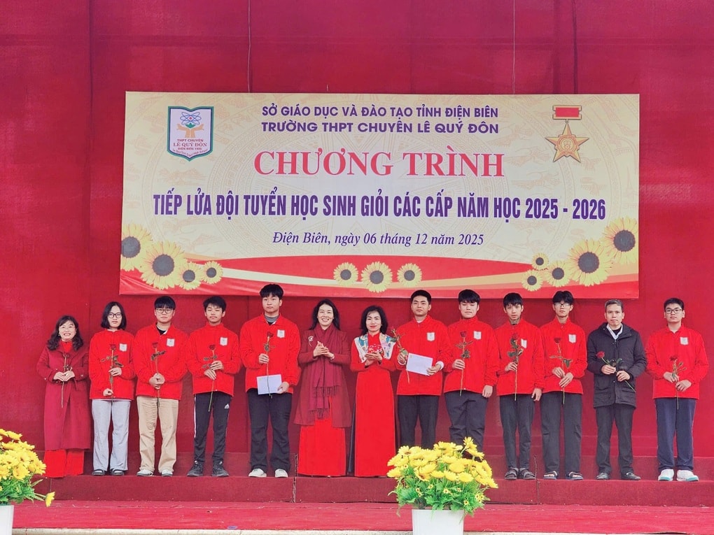 Nam sinh 17 tuổi ở xã biên giới Điện Biên đạt giải thưởng Toán học danh giá - 3