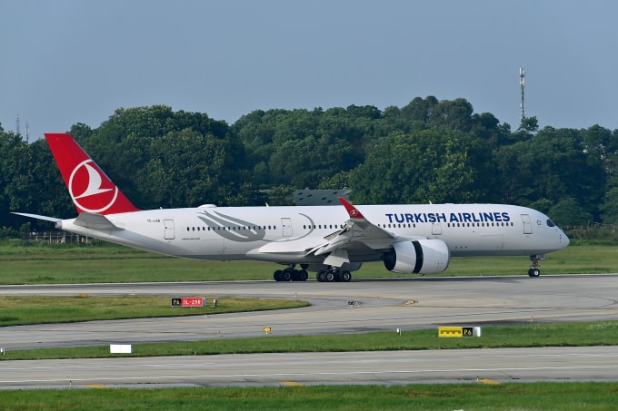 Máy bay Turkish Airlines của Thổ Nhĩ Kỳ tại sân bay quốc tế Nội Bài. Ảnh: Giang Huy