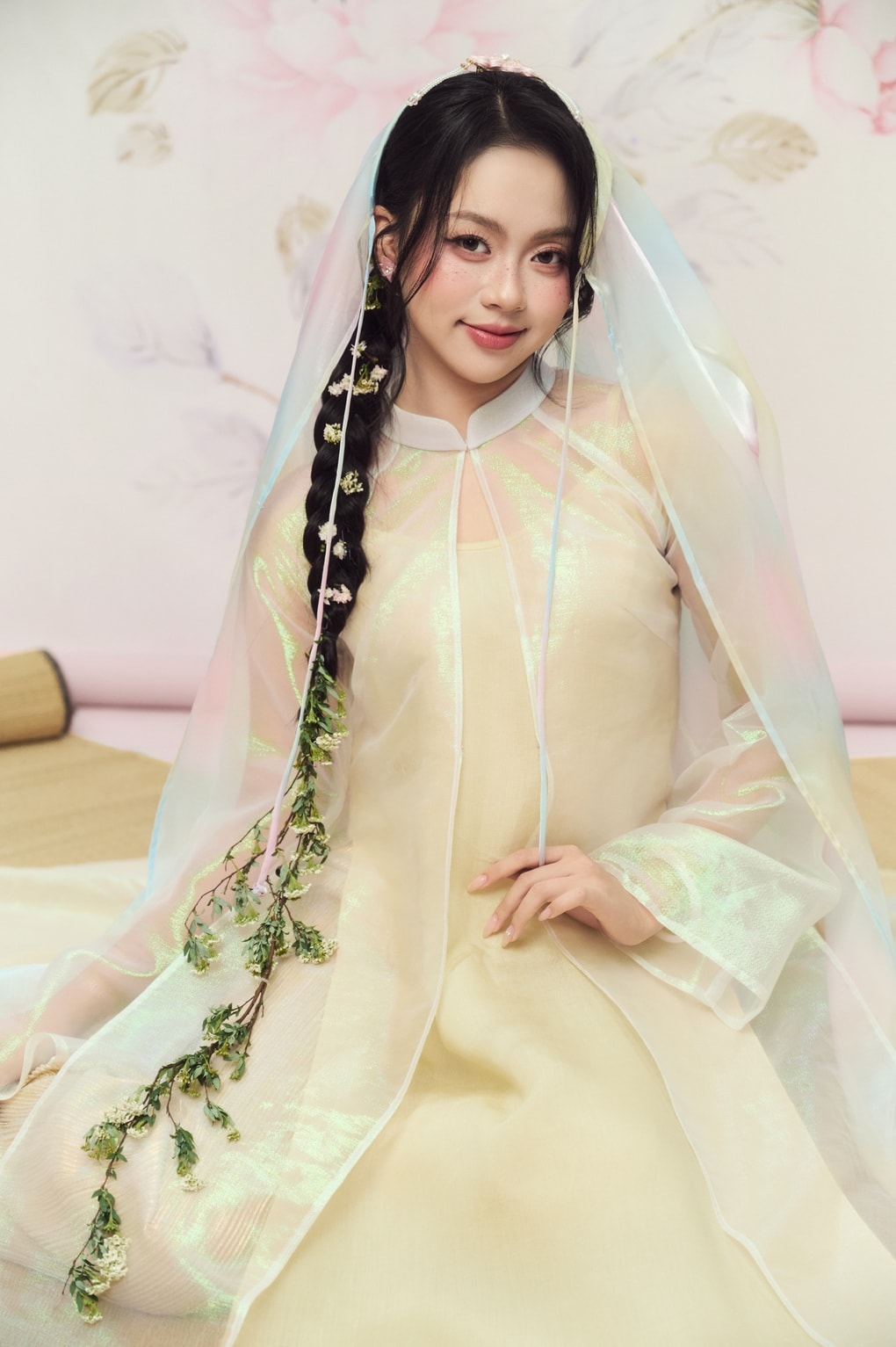 Người đẹp cao 1,75m có mẹ thu mua ve chai gây chú ý ở Miss World Vietnam - 1