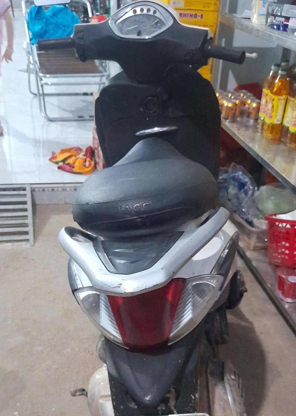 Cô gái gửi xe nhờ 10 ngày không quay lại lấy, chủ nhà nóng ruột đi tìm - 1