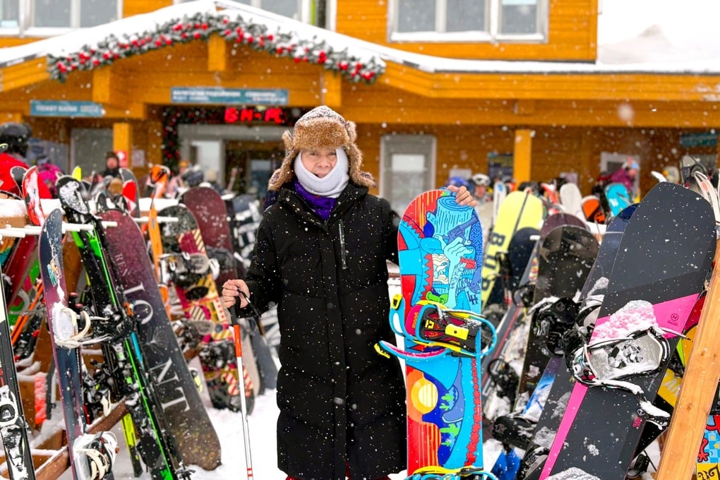 Ca sĩ Đoan Trường sang Nga ngắm cực quang, xúc động khi trở lại trường xưa - 5