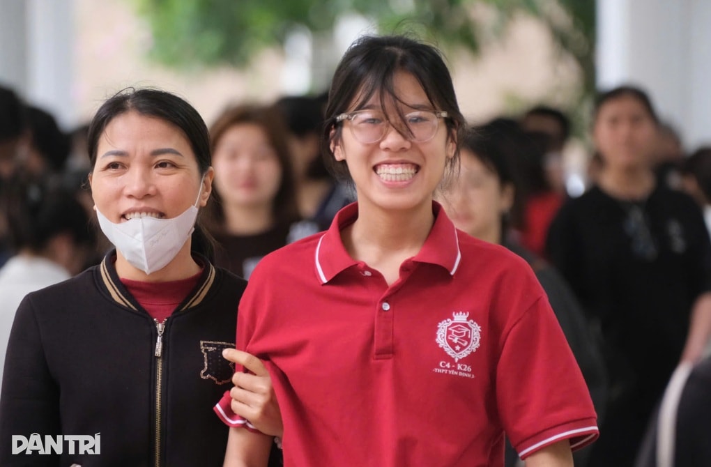 Thủ khoa đợt 1 đánh giá năng lực của ĐH Quốc gia Hà Nội đạt 127 điểm - 1