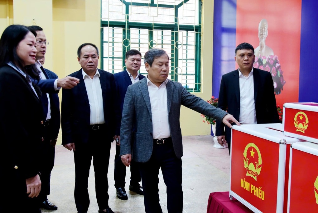 Chủ tịch Hà Nội: Tạo điều kiện để mọi công dân đều thực hiện quyền bầu cử - 1