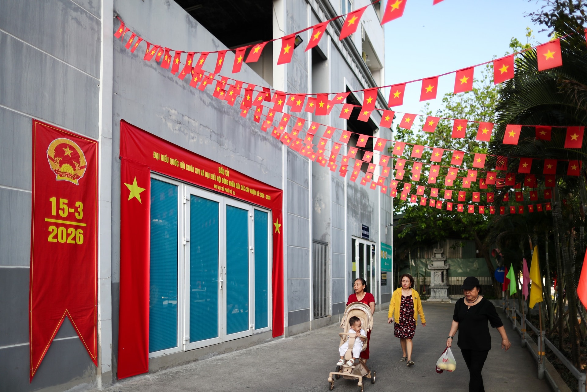 TPHCM rực rỡ cờ hoa chào mừng bầu cử Quốc hội khóa XVI 2026 - Ảnh 19.