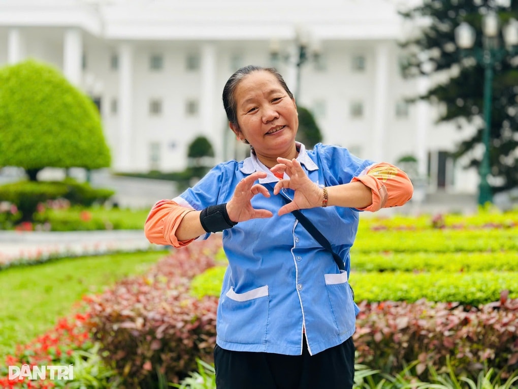 Bất ngờ nữ lao công Đại học Hà Nội “bắn” tiếng Nga, biết nhiều ngoại ngữ - 3