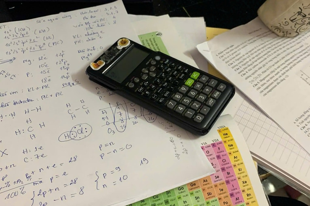 Sinh viên kể chuyện đi làm gia sư, sốc vì bị học sinh hỏi “sao cô xấu quá” - 3