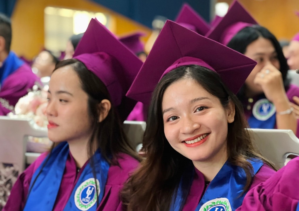 Giảng viên đại học buộc phải có bằng tiến sĩ? - 1