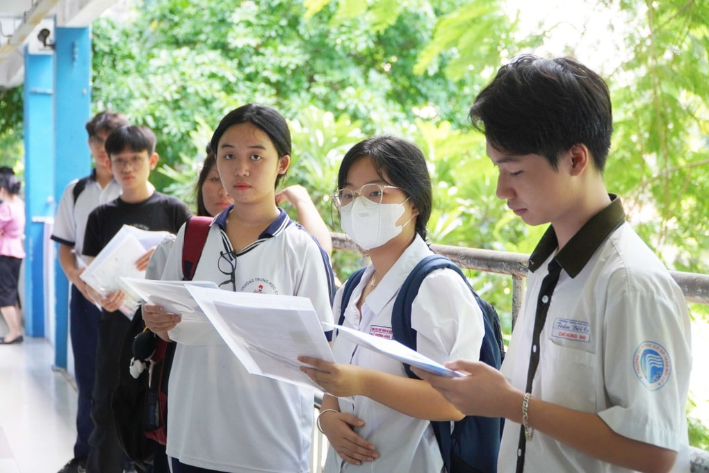 Thi lớp 10 TPHCM: VNeID đo khoảng cách chọn trường, thí sinh cần lưu ý gì? - 2