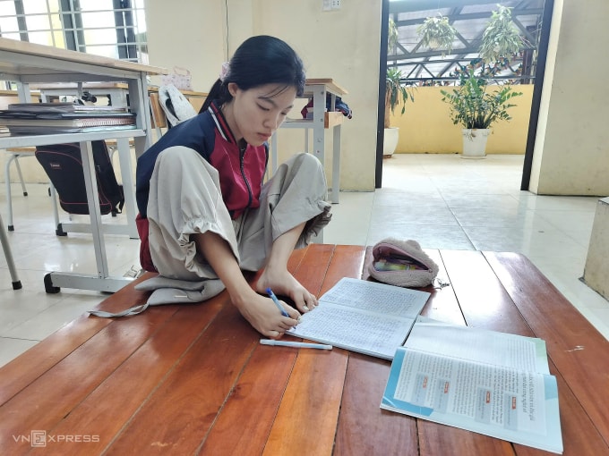 Góc học ở lớp của Hồng. Ảnh: Khánh Linh