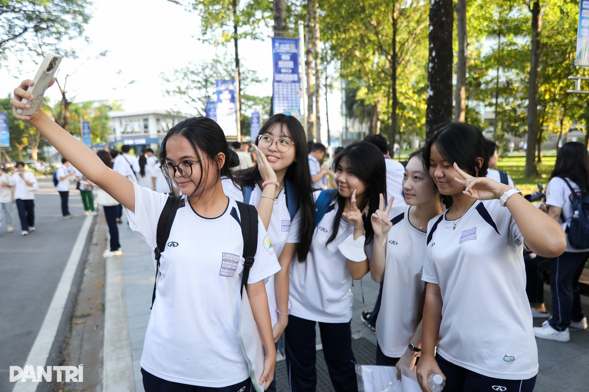 Gần 140.000 thí sinh tranh “vé sớm” vào đại học ở kỳ thi đánh giá năng lực - 6