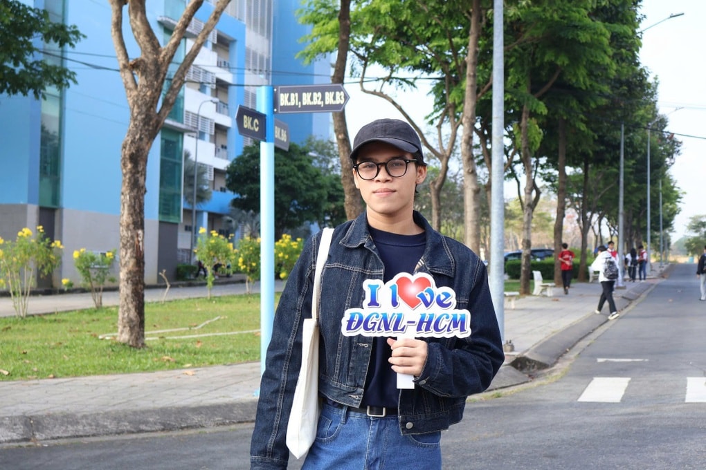 Thi đánh giá năng lực lớn nhất nước: Đứt dây chằng vẫn quyết đạt 750 điểm - 3