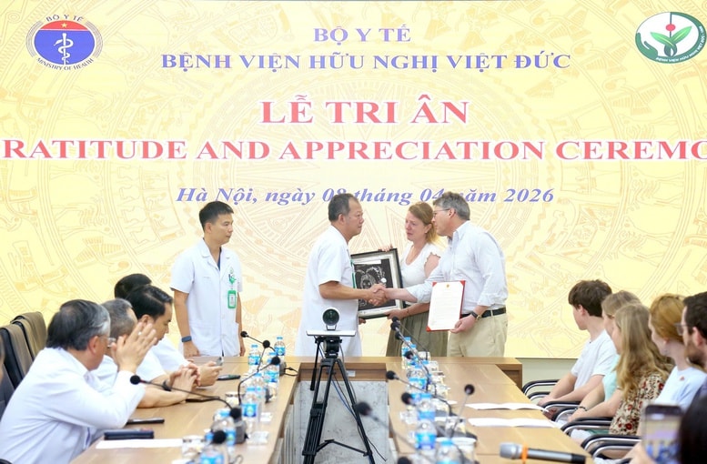 Một cô gái người Anh hiến tạng hồi sinh sự sống 3 người Việt- Ảnh 1.