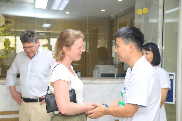 Một cô gái người Anh hiến tạng hồi sinh sự sống 3 người Việt- Ảnh 3.