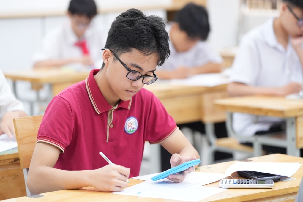 400 học sinh Hà Nội thi giải toán sau nhiều năm gián đoạn - 2