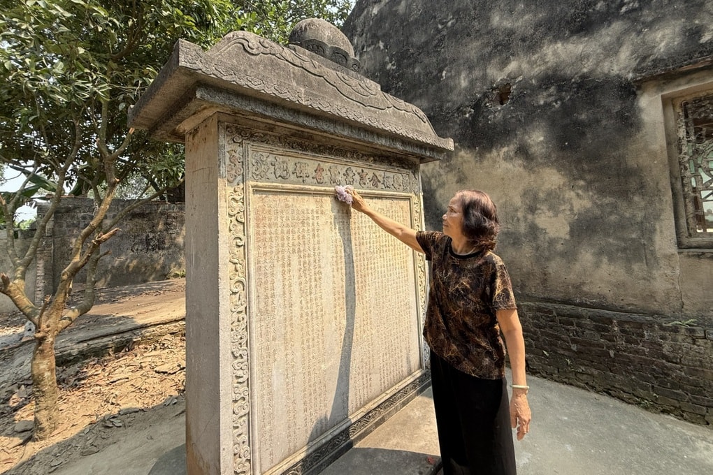 “Giải cứu” bia cổ hơn 300 năm bị trưng dụng làm tường rào nhà dân - 3