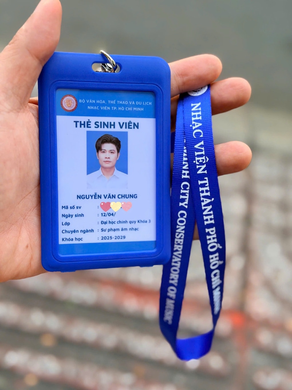 Nhạc sĩ Nguyễn Văn Chung sốc khi bạn cùng lớp nói “anh bằng tuổi mẹ em” - 2