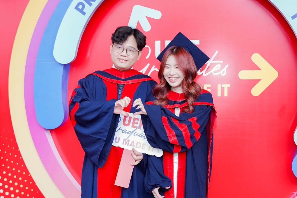 Vợ chồng 9X vừa làm sếp, vừa cùng tốt nghiệp thạc sĩ xuất sắc - 1