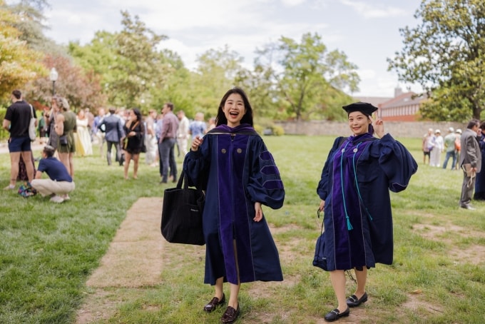 Sinh viên Đại học Georgetown, Washington D.C., Mỹ, trong ngày tốt nghiệp. Ảnh: Fanpage trường