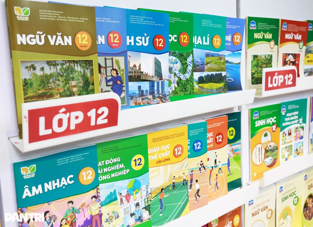 Sẽ giảm giá sách giáo khoa khoảng 13% năm học 2026 - 1