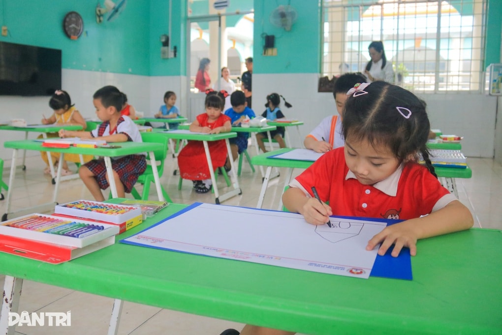 Trẻ mầm non TPHCM sáng tạo qua nét vẽ, lan tỏa tình yêu nơi mình sinh sống - 4