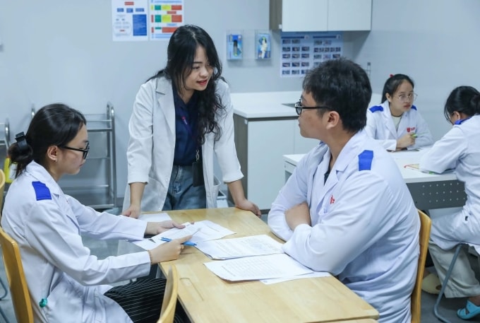 Một giờ học của sinh viên Khoa Y, trường Đại học Văn Lang. Ảnh: VLU