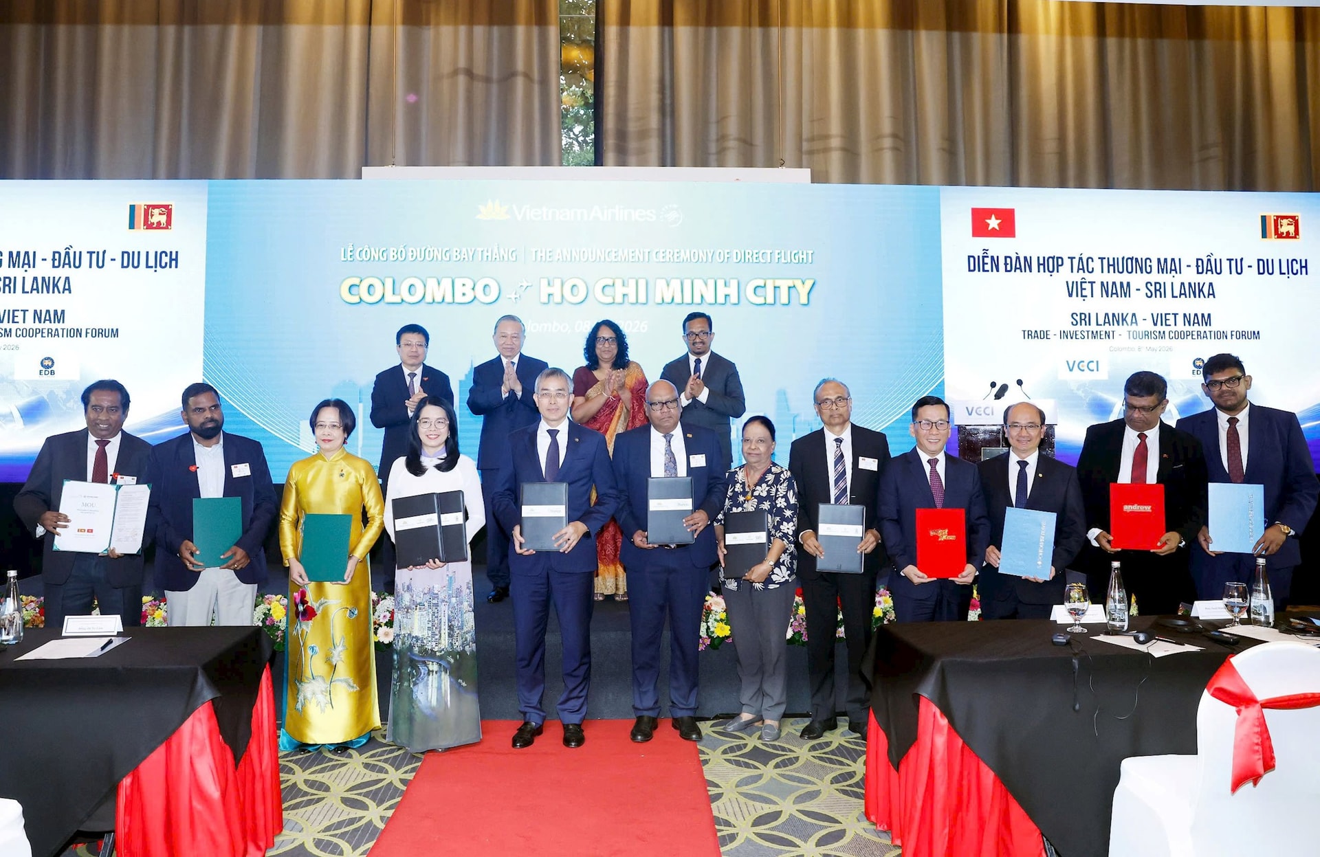 3.-vietnam-airlines-trao-bien-ban-hop-tac-voi-cac-doi-tac-tai-sri-lanka-duoi-su-chung-kien-cua-tong-bi-thu-chu-tich-nuoc-to-lam.jpg