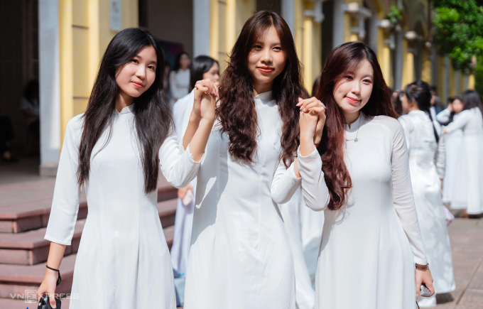 Học sinh trường THPT chuyên Chu Văn An trong ngày bế giảng, tháng 5/2025. Ảnh: Tùng Đinh