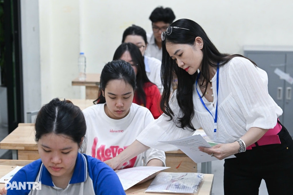 Chính thức: Giáo viên Hà Nội chấm thi nhận cao nhất 1,2 triệu đồng/ngày - 1