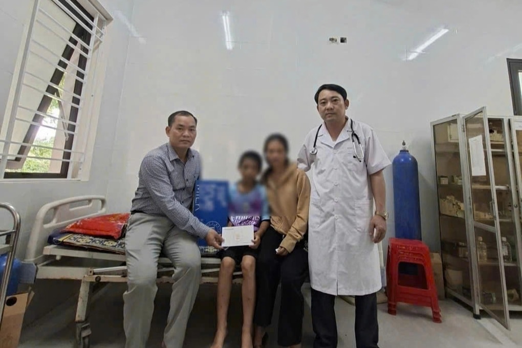 Học sinh lớp 6 bị bố và mẹ kế bạo hành do rửa bát, quét nhà chưa sạch? - 2