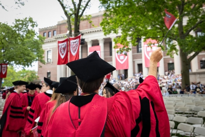 Sinh viên Harvard trong ngày tốt nghiệp. Ảnh: Fanpage trường