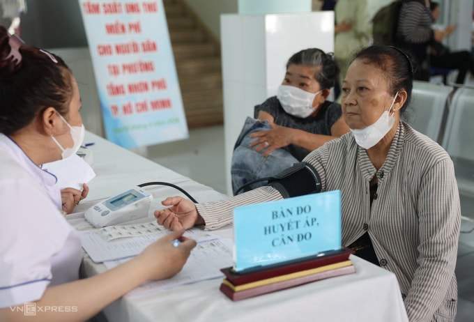 Người dân khám bệnh tại trạm y tế phường Tăng Nhơn Phú, TP HCM, tháng 4/2026. Ảnh: Quỳnh Trần