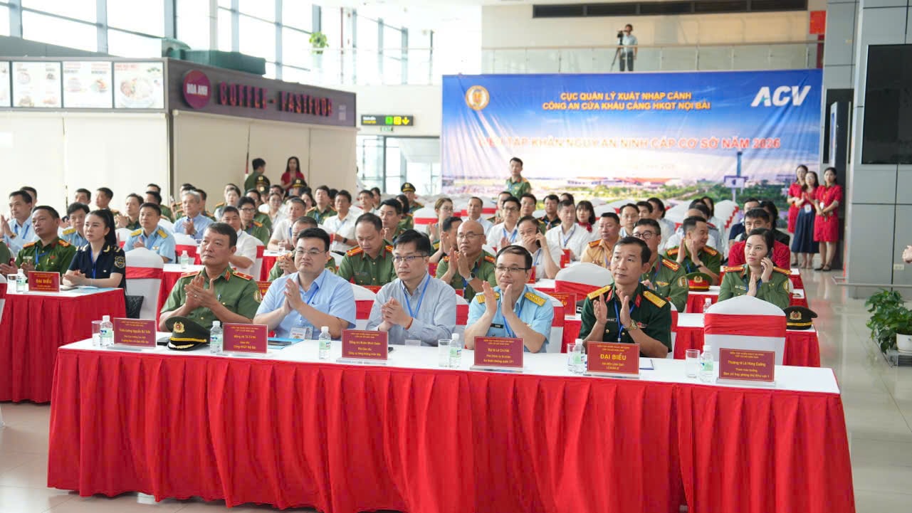 Diễn tập khẩn nguy an ninh tại sân bay Nội Bài