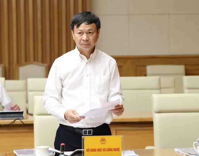 Thứ trưởng Bộ Khoa học và Công nghệ Hoàng Minh phát biểu tại hội nghị sơ kết đợt cao điểm đấu tranh, ngăn chặn, xử lý hành vi xâm phạm quyền sở hữu trí tuệ, sáng 2/6. Ảnh: Gia Huy