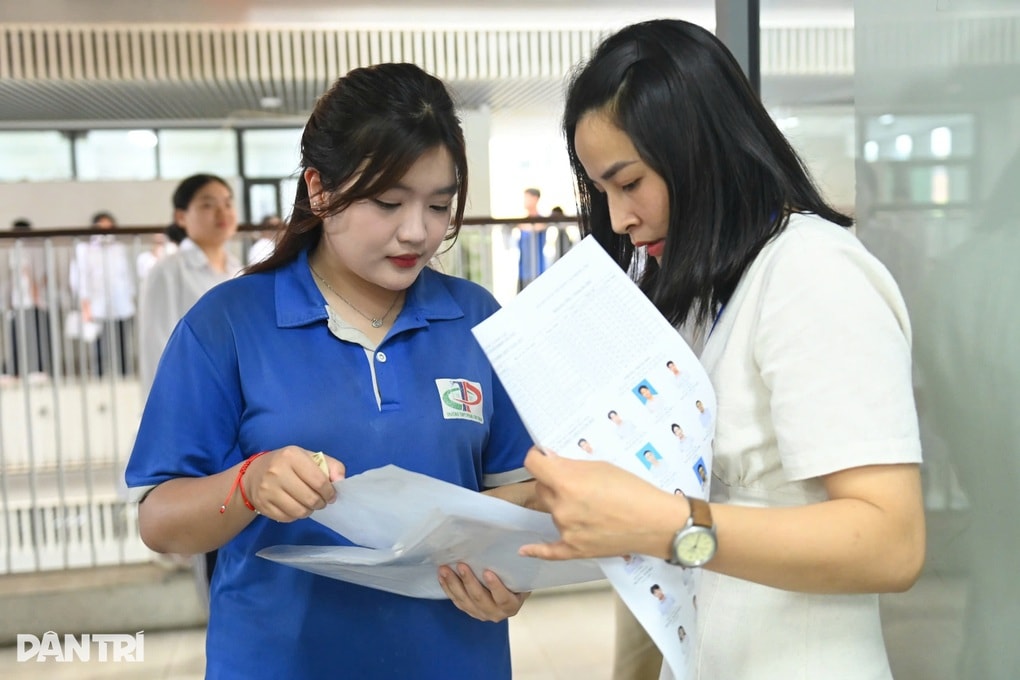 Công an Hà Nội lưu ý đặc biệt với quần áo của thí sinh thi tốt nghiệp THPT - 1